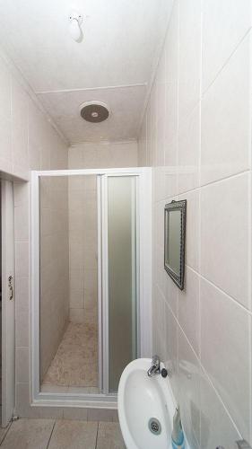 Flatlet Bathroom